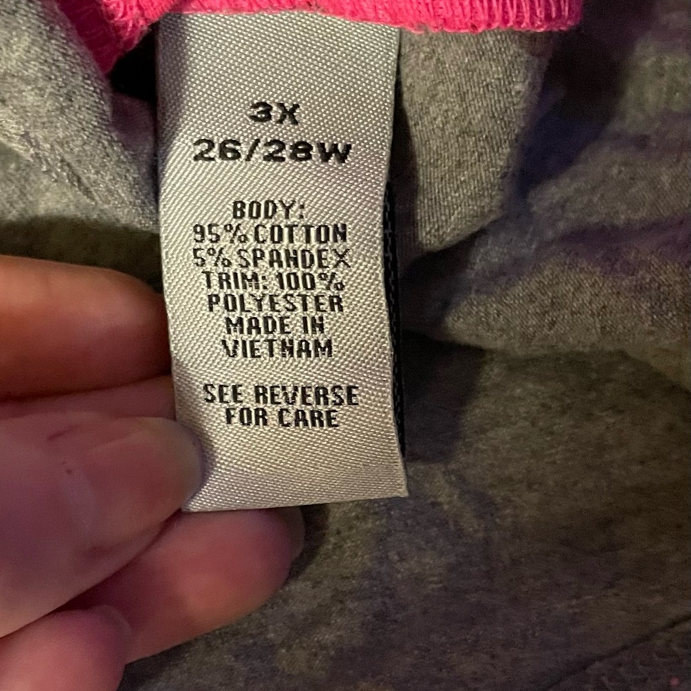 Catherine’s Women’s Shirt Sleeveless Black&pink& grey Size 3X 26/28W NWT - Picture 2 of 2